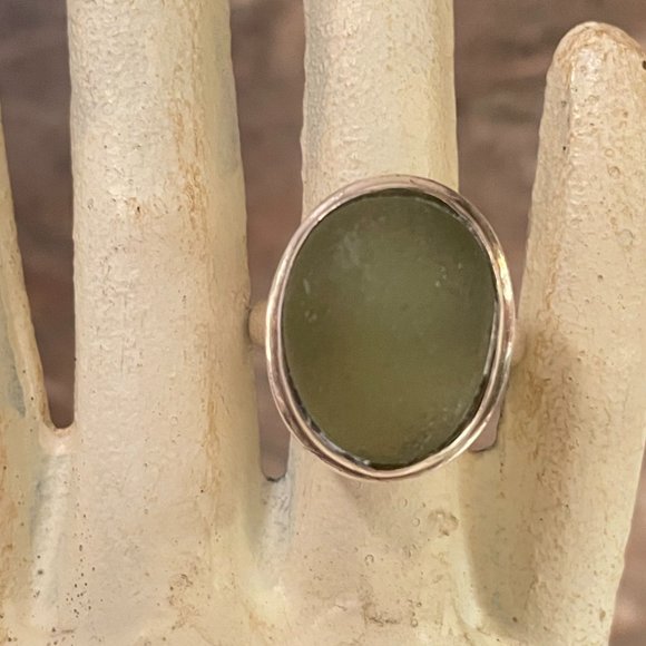 VINTAGE  Sterling Silver Sea Glass Ring Sz 7.5 - Picture 3 of 5